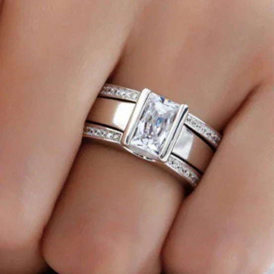 Shiny Silver Ring in Vintage Style
