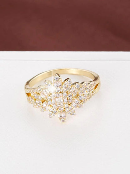 Ophelia – Elegant crown-style ring with refined sparkle