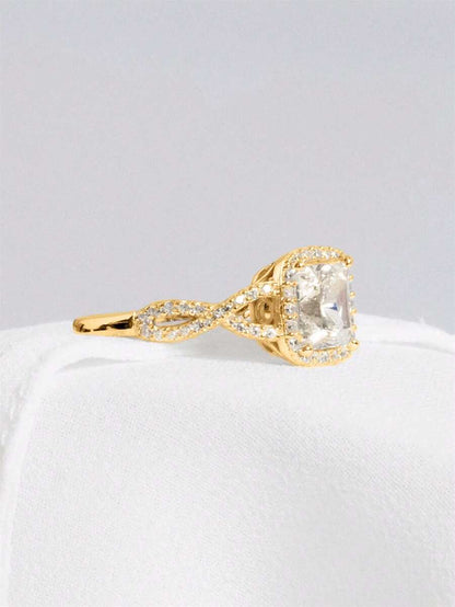 Amelia – Glamorous solitaire ring with a radiant cubic zirconia sparkle