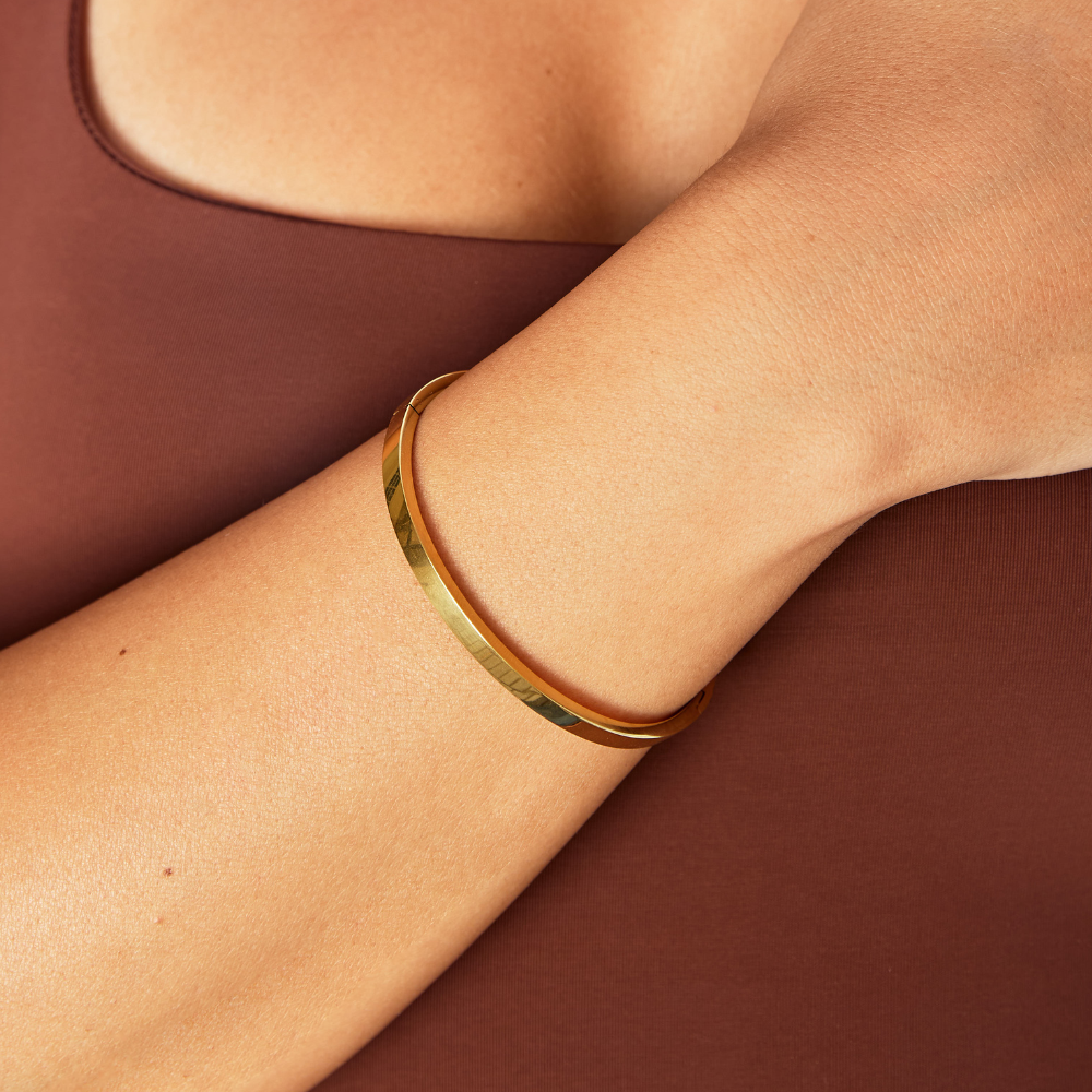 Golden Rigid Bracelet Maly