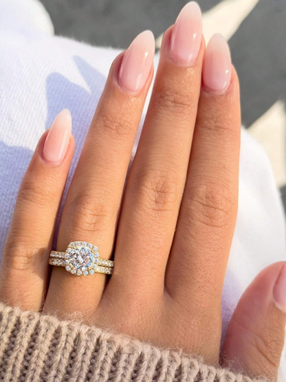 Rosemary – Classic gold ring with a timeless cubic zirconia sparkle